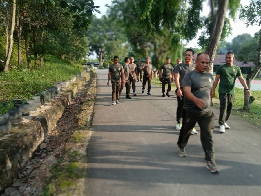 Jaga Kesiapan Tugas, Personel Kodim 0316/Batam Rutin Olahraga Pagi