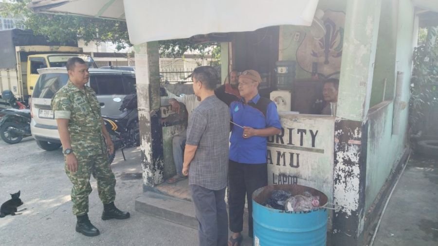 Jaga Kondusivitas Wilayah, Babinsa Tampan Perkuat Komunikasi dengan Warga