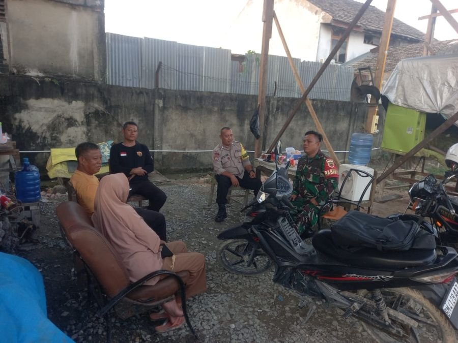 Jaga Kondusivitas Wilayah, Babinsa Koramil 02/Kota Tampung Aspirasi Warga