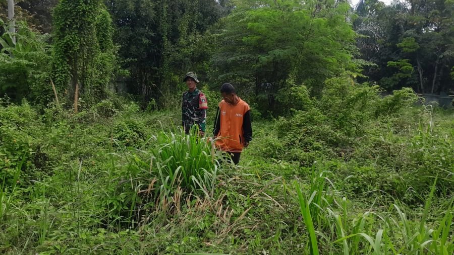Jaga Wilayah Tetap Aman, Babinsa Koramil 08/Rumbai Barat Gencarkan Patroli Karhutla