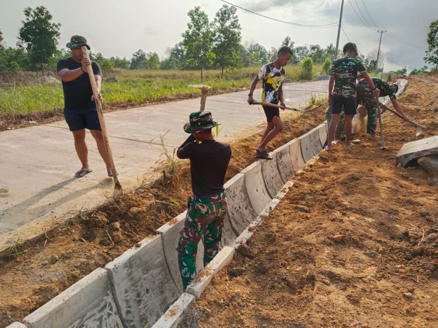 Jalan Dibangun, Harapan Disambung: Satgas TMMD Ke-129 Terus Bergera