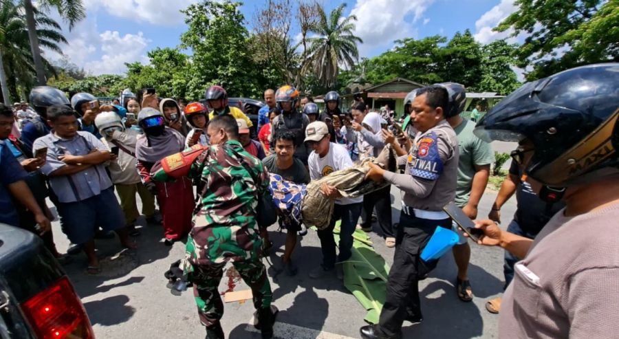 Jalan Rusak Picu Kecelakaan, Pengendara Motor Terjatuh di Simpang