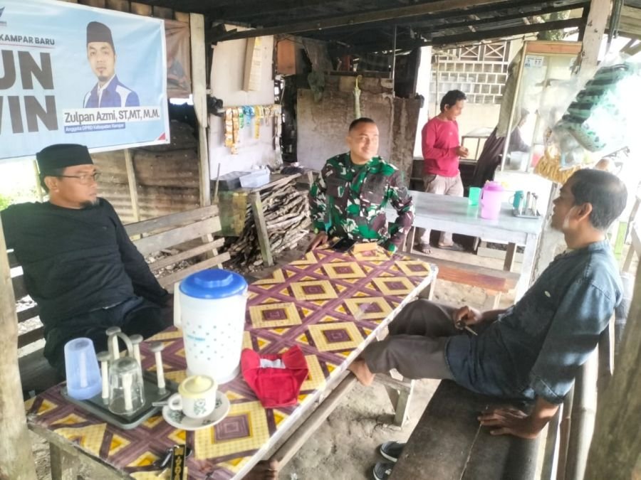 Jalin Keakraban dan hubungan baik dengan masyarakat,Serka Yurinaldi Babinsa Koramil 07/Kampar Komsos