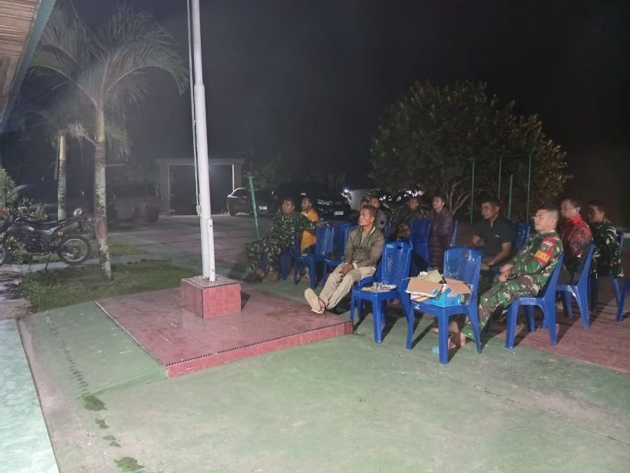 Jalin Kebersamaan, Koramil 08/KM Gelar Nobar Piala Dunia 2026 Francis vs Spanyol Bersama Masyarakat