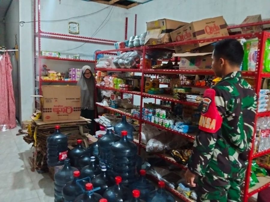 Jalin Kedekatan dengan Warga, Pratu Antoni Kunjungi Warung Milik Warga di Kampung Baru Koto
