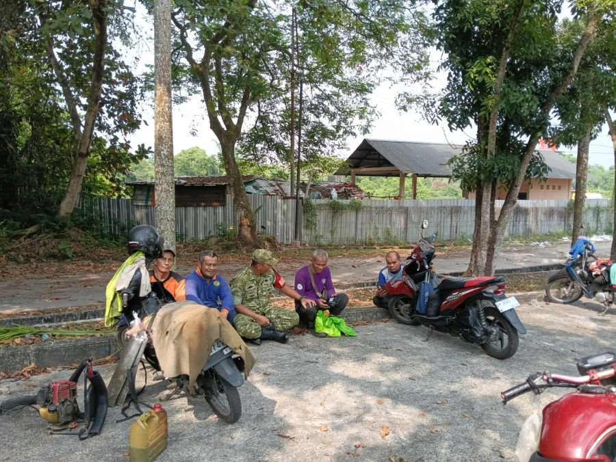 Jalin Komsos dan Patroli Wilayah, Babinsa Sukajadi Tingkatkan Kewaspadaan terhadap Karhutla