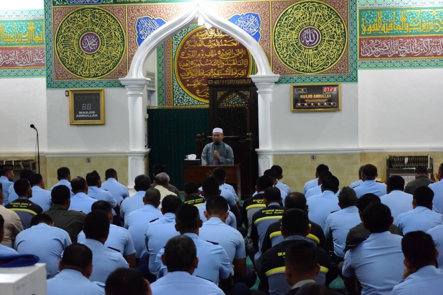 Jamaah Masjid Amrullah Lanud Roesmin Nurjadin Bahas Kajian Kaifiat Sholat