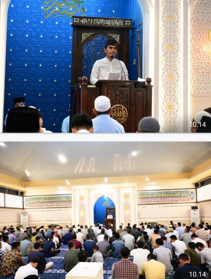 Jamaah Padati Masjid Amrullah Lanud Roesmin Nurjadin di Malam Pertama Ramadhan