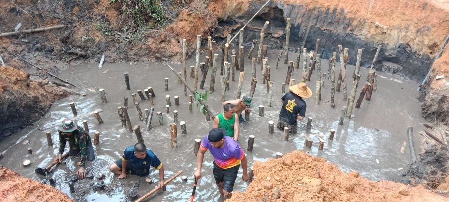 Jembatan Armco Terus Dikebut, Petani Ucapkan Terima Kasih Telah Mudahkan Sarana Distribusi