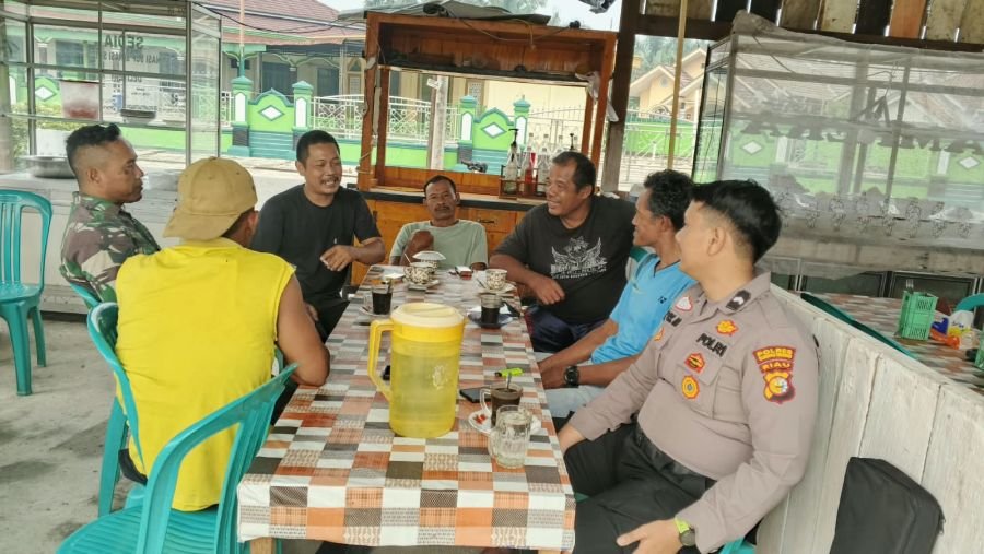 Jembatan Aspirasi dan Keakraban: Kegiatan Komsos Serka Supriono Bersama Masyarakat