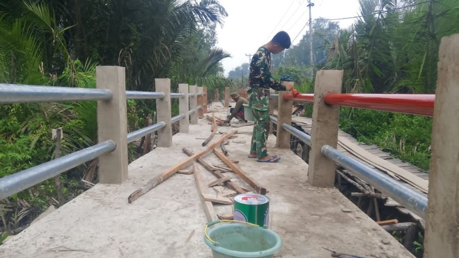 Jembatan Beton Teluk Dalam Masuk Tahap Akhir, Hari Ini Pengecatan dan Pengecoran Tiang Pagar