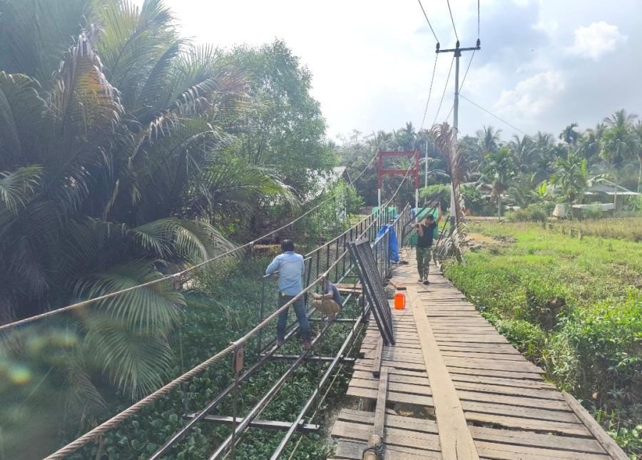 Jembatan Gantung Garuda 01/Tembilahan Kuala Muda Kecil Masuki Tahap Pemasangan Pagar