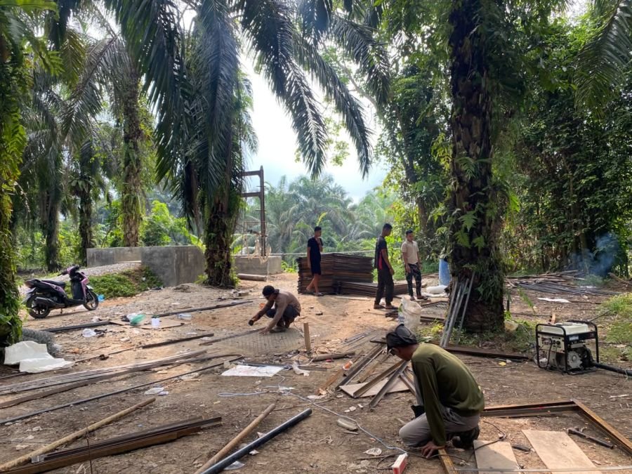 Jembatan Gantung Garuda Tahap III di Sukaraja Kuansing Masuk Tahap Kedudukan Hanger dan pagar pembat