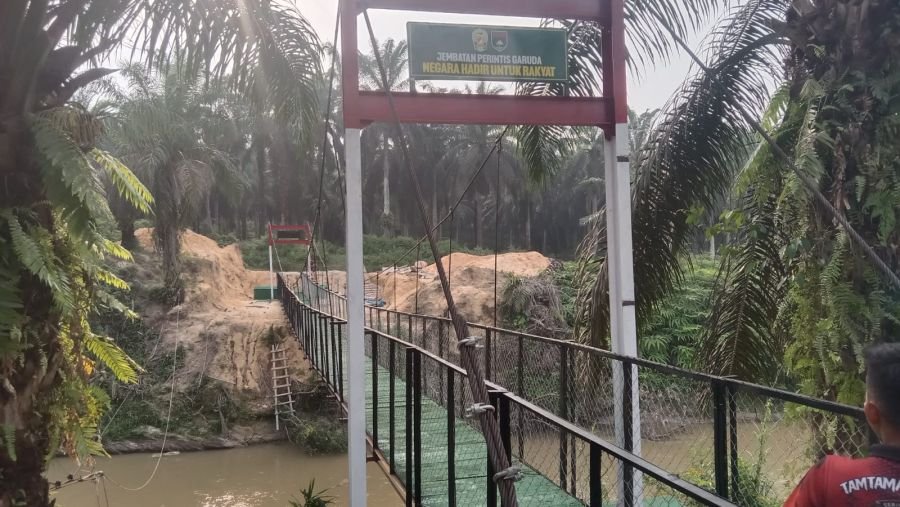 Jembatan Gantung Garuda Tahap III Masuki Finishing di Bumi Mulya