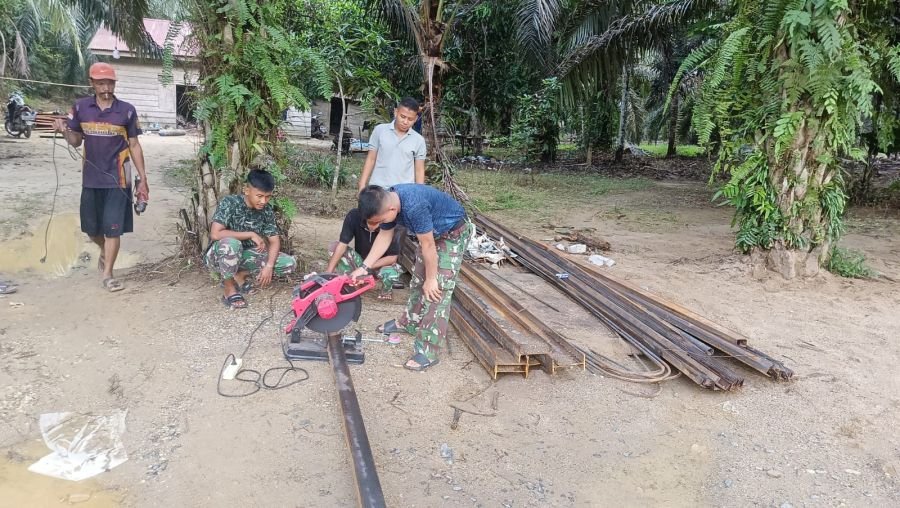 Jembatan Gantung Garuda Tahap III Mulai Dipasang Rangka dan Seling