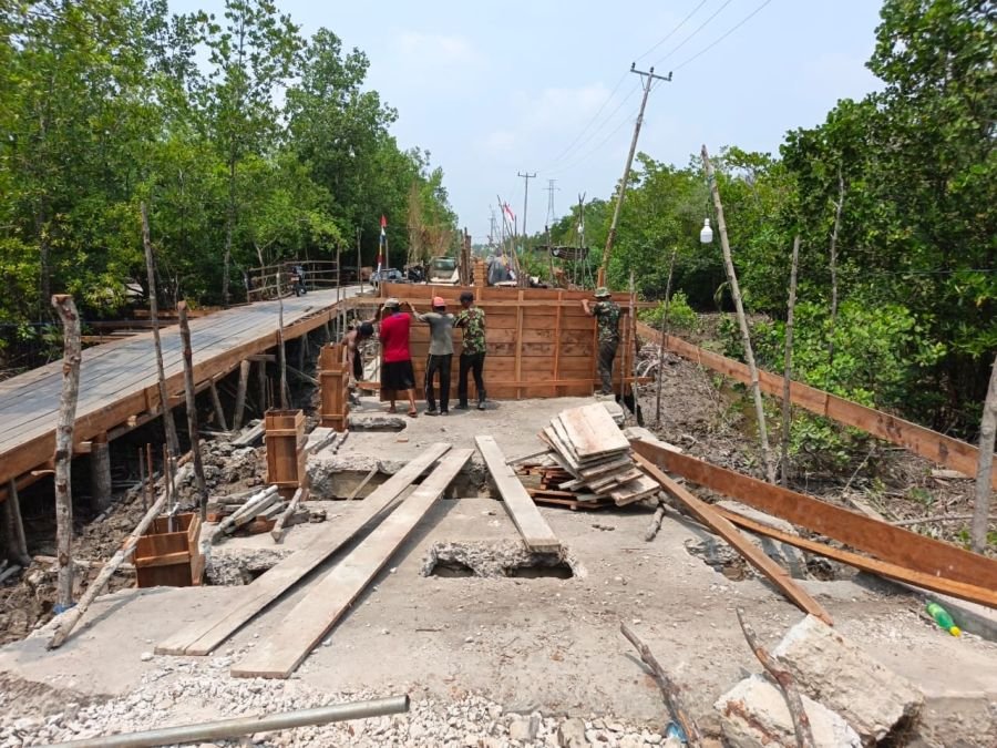Jembatan Garuda Desa Semukut Memasuki Tahap Pemasangan Mal