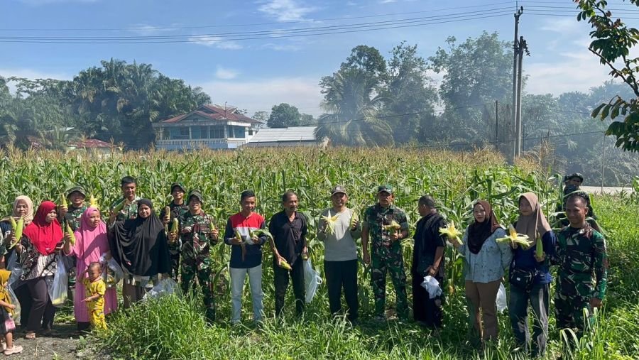 Kades Pandan Wangi Tinjau Lahan Hanpangan Kompi Markas Yonif TP 850/SC