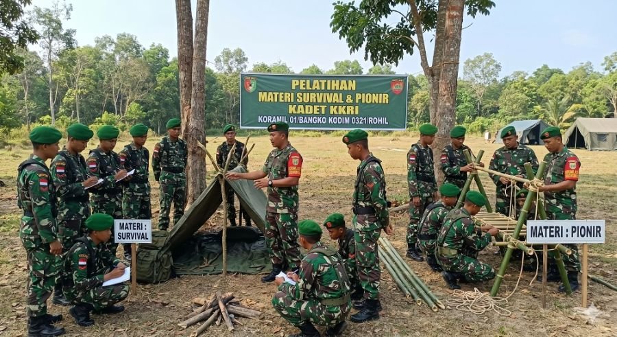 Kadet KKRI Terima Materi Survival dan Pioneer dari Koramil 01/Bang