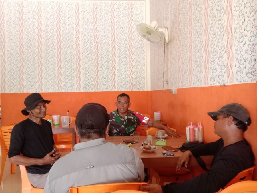 Kampung Pancasila Jadi Sarana Komsos, Babinsa Koramil 05/Bukit Batu Pererat Kedekatan dengan Warga