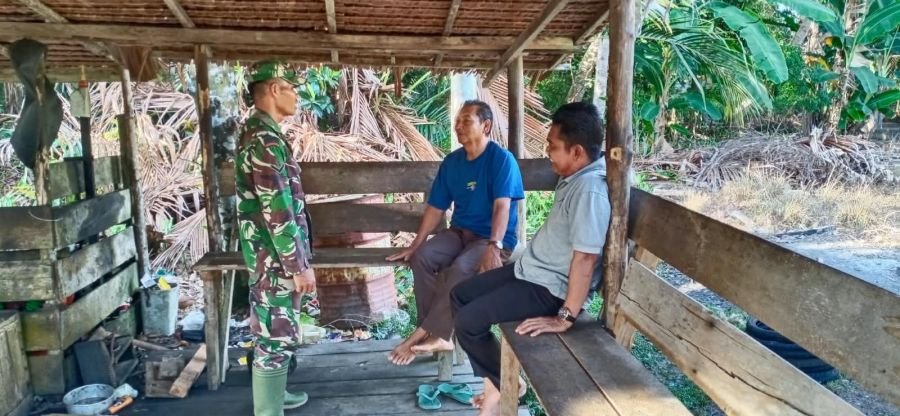 Kampung Pancasila Teluk Belitung Jadi Ruang Kebersamaan, Babinsa dan Warga Perkuat Silaturahmi