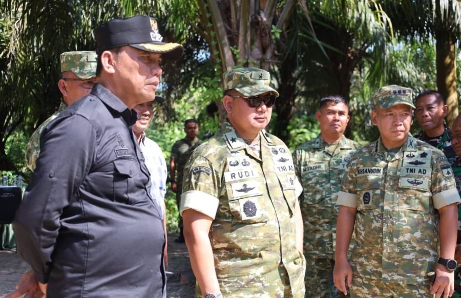 Kasdam XIX/Tuanku Tambusai Tinjau Langsung Pembangunan Jembatan Garuda Armco di Rumbai Barat