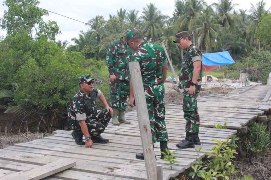 Kasdam XIX/Tuanku Tambusai Tinjau Langsung Progres Pembangunan Jembatan Garuda di Sungai Sembilan