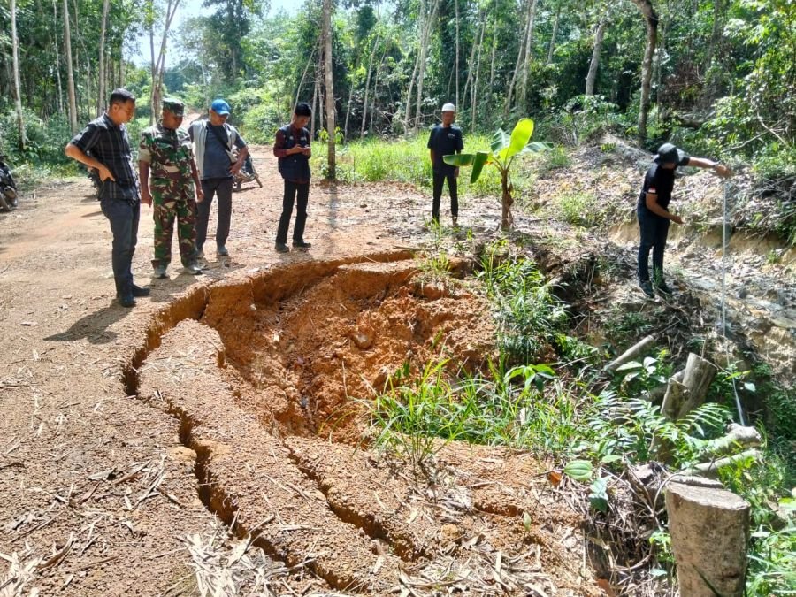 Kasdim 0317/TBK Tinjau Langsung Progres Jembatan di Buru
