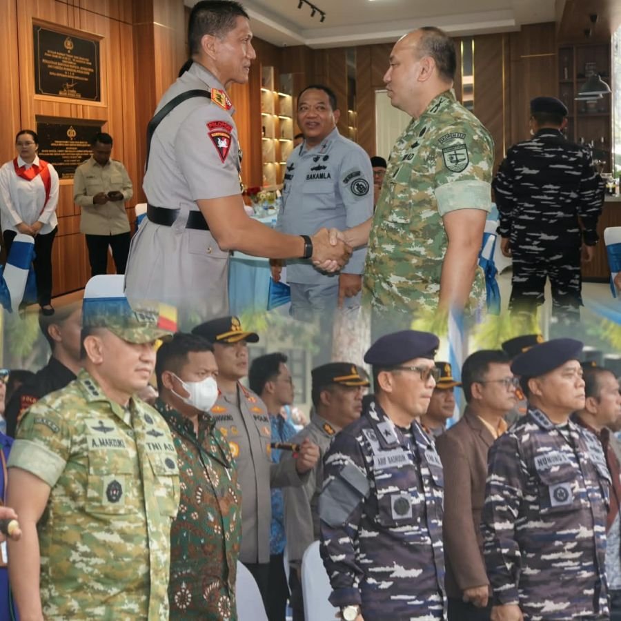 Kasrem 033/WP Hadiri Welcome and Farewell Parade Kapolda Kepri.