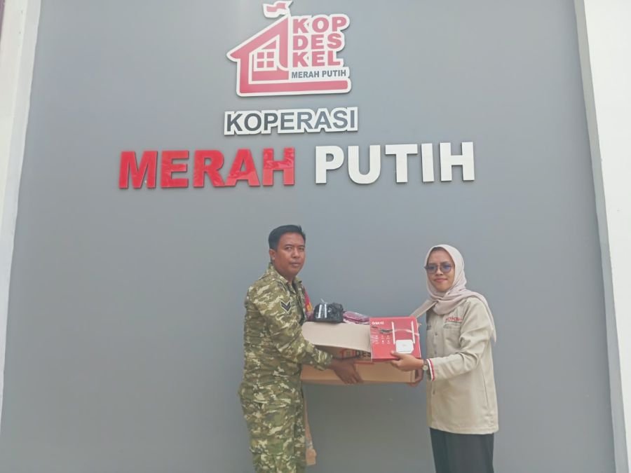 KDKMP TASIK SERAI TERIMA FASILITAS WIFI DAN SERAGAM, PERKUAT OPERASIONAL KOPERASI DESA