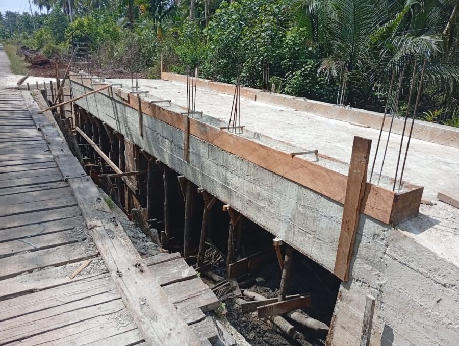 Kebut Pengerjaan, Pembangunan Jembatan Garuda Batas Desa Tebun-Repan Capai Progres 82%