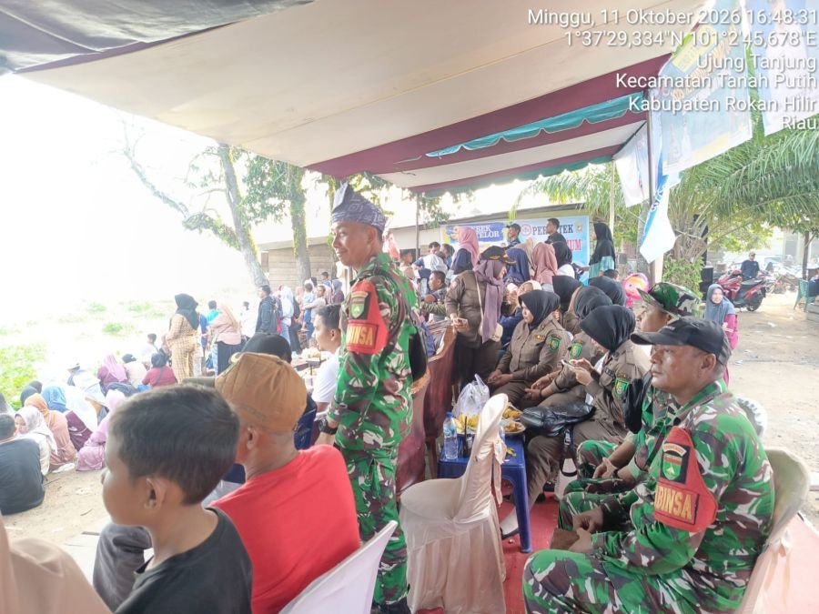 Pacu Sampan Meriahkan HUT ke-27 Rokan Hilir, Personel Koramil 02 Turut Hadir