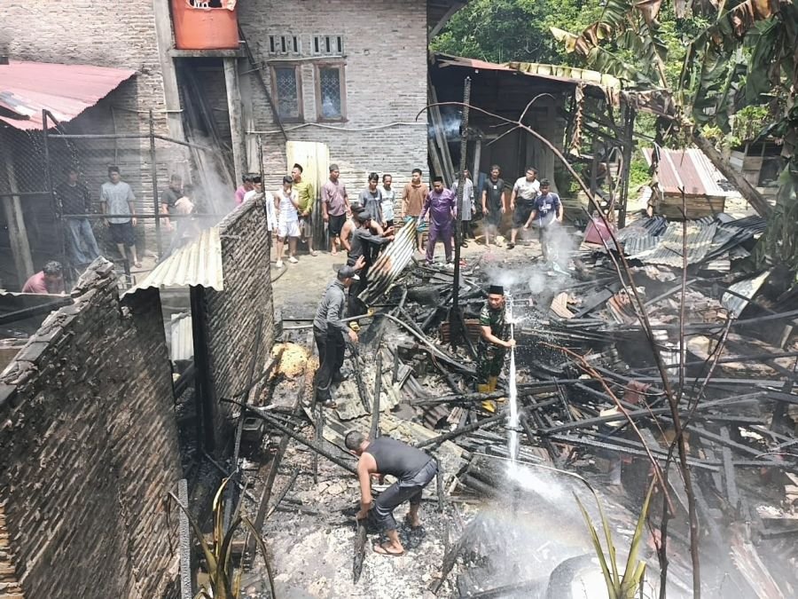 Kegiatan Pemadaman Kebakaran 1 unit Rumah Warga