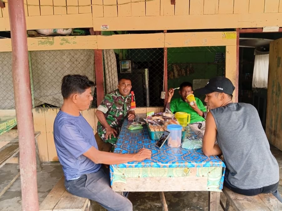 KEGIATAN SILATURAHMI BABINSA KORAMIL 12/XIII KOTO KAMPAR SERTU EVI CANDRA BERSAMA WARGA BARU BERSURA