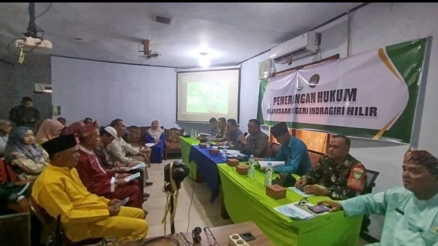 Kejaksaan Negeri Inhil Gelar Penerangan Hukum di Desa Tanah Merah koramil 02/TM