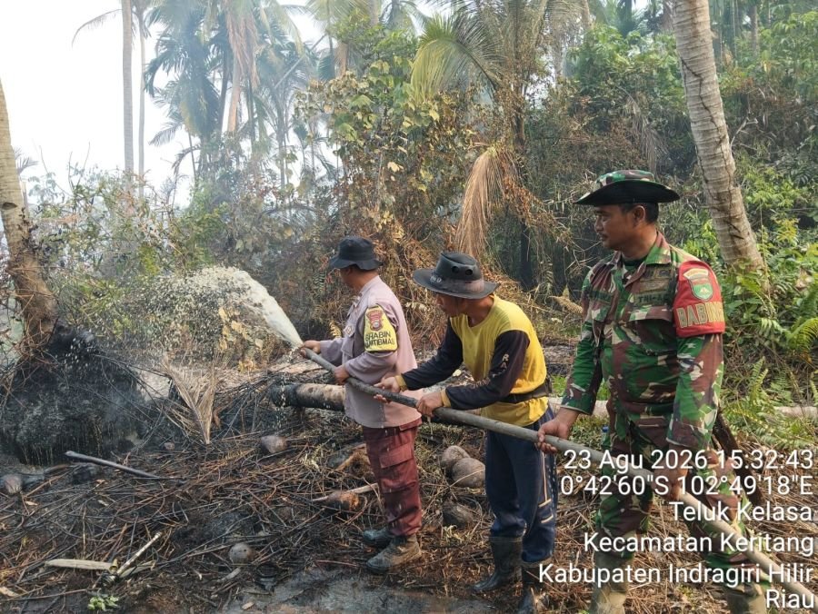 Kendala Pasang Surut, Koptu Setiawan Harianto Terus Upayakan Pemadaman Karhutla Nyiur Permai