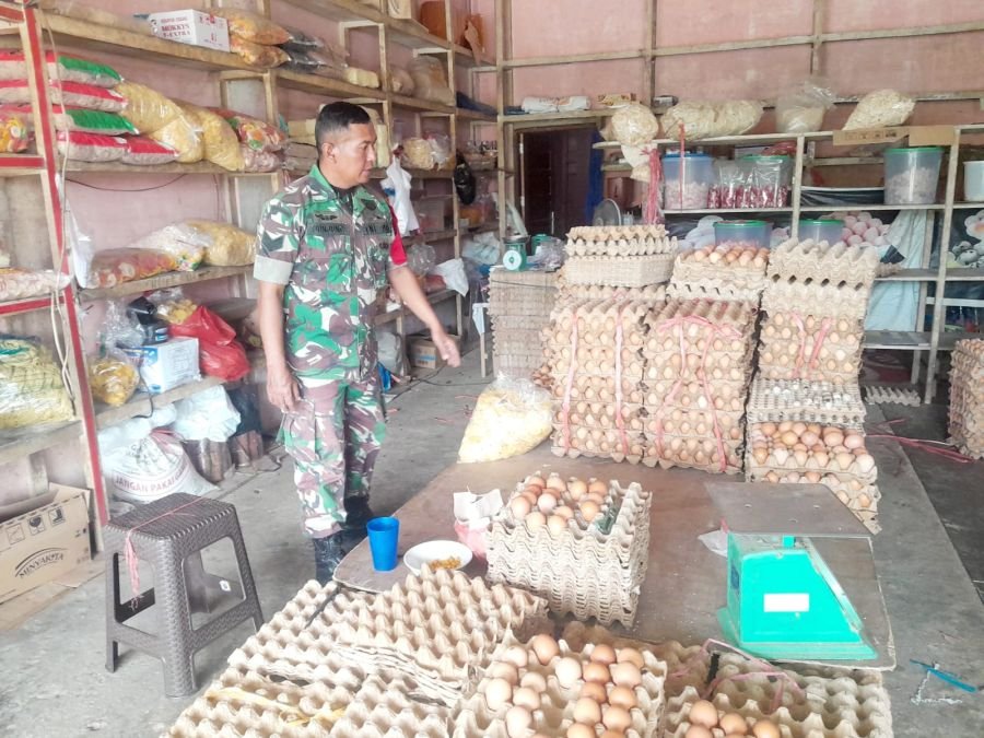 KEPEDULIAN BABINSA TERHADAP BAHAN KEBUTUHAN POKOK MASYARAKAT, BABINSA MELAKSANAKAN KOMSOS