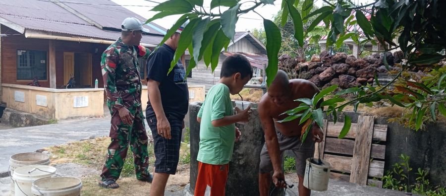 Kepedulian dan Bantuan Penyaluran Air Bersih kepada Warga