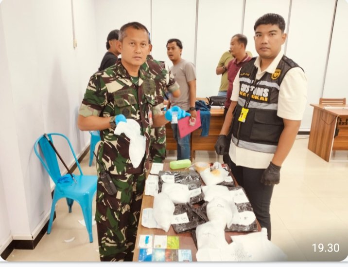 Kesigapan Personel Lanud RSN BKO Bandara SSK II dan Avsec