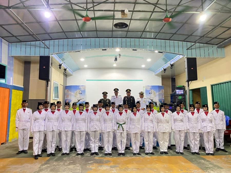 Khikmat! 40 Paskibra Kec. Tanah Merah Dikukuhkan, Siap Kibarkan Sang Saka Merah Putih