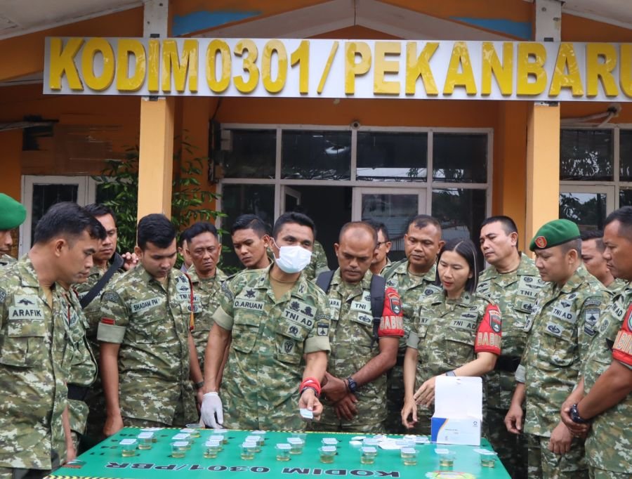 Kodim 0301/Pbr Laksanakan Cek Urine bagi Anggota, Wujudkan Prajurit yang Disiplin dan Bebas Narkoba