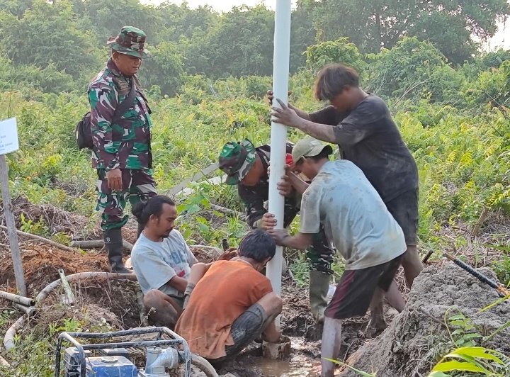 Kodim 0301/Pekanbaru Bangun Sumur Bor di Wilayah Rawan Kebakaran