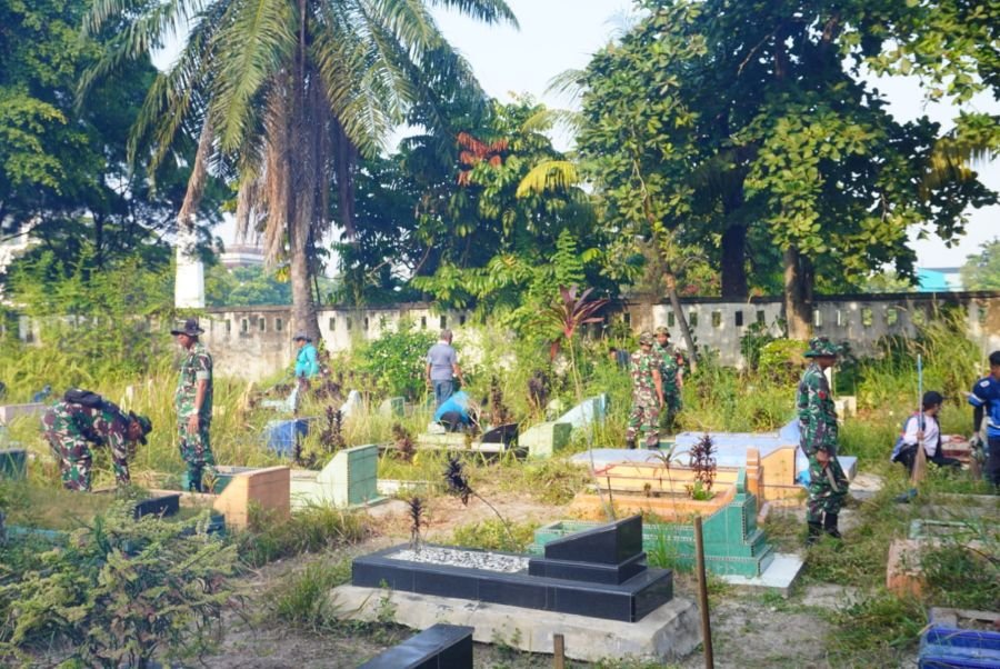 Kodim 0301/Pekanbaru dan Pemda Kompak dalam Karya Bakti Jumat Berkah