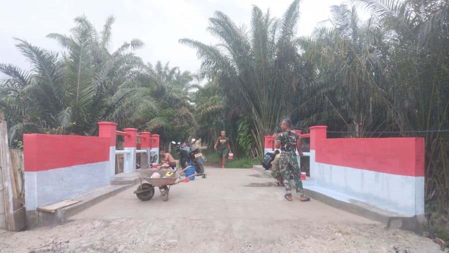 Kodim 0301/Pekanbaru Fokus Tahap Pengecatan Jembatan Garuda Armco Jelang Difungsikan Masyarakat