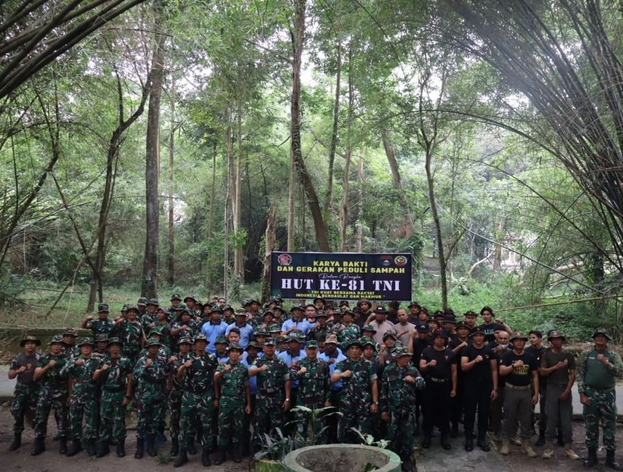Kodim 0301/Pekanbaru Gelar Karya Bakti dan Gerakan Peduli Sampah Sambut HUT ke-81 TNI