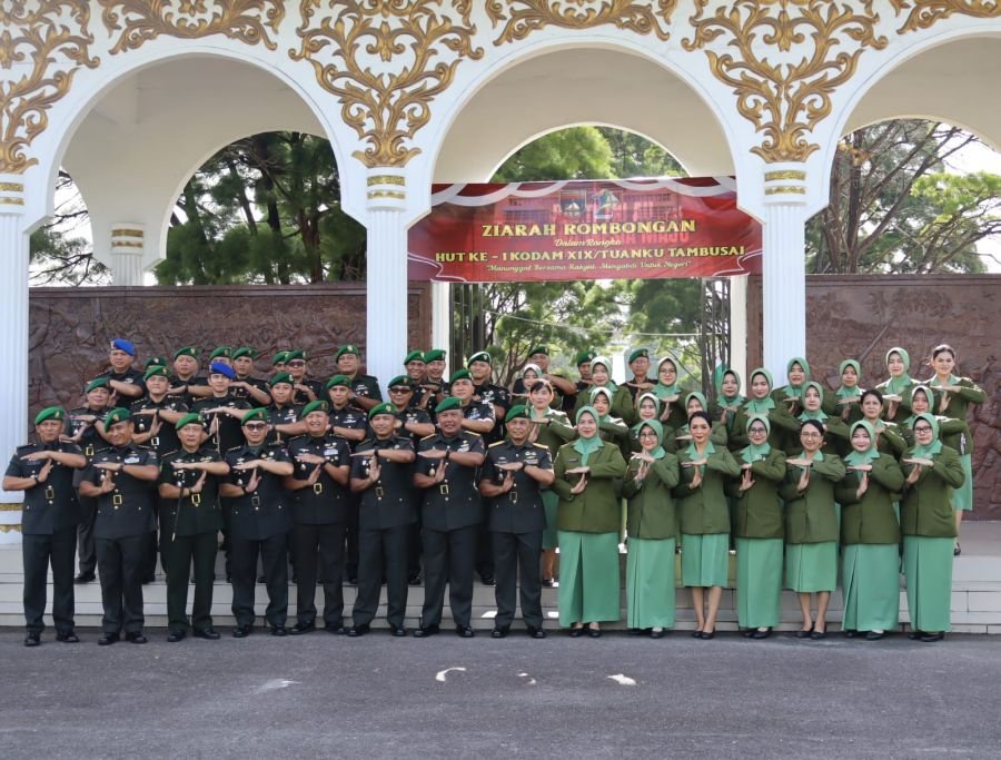 Kodim 0301/Pekanbaru Ikuti Ziarah Rombongan HUT Ke-1 Kodam XIX/Tuanku Tambusai
