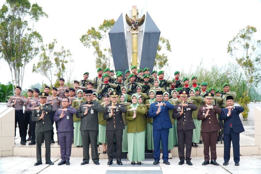 Kodim 0314/Inhil Gelar Upacara Ziarah Nasional dan Tabur Bunga Peringati HUT TNI Ke-81