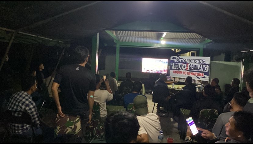 Kodim 0318 Natuna Sukses Satukan Warga Lewat nobar bola gemilang dan melaksanakan pertandingan domin