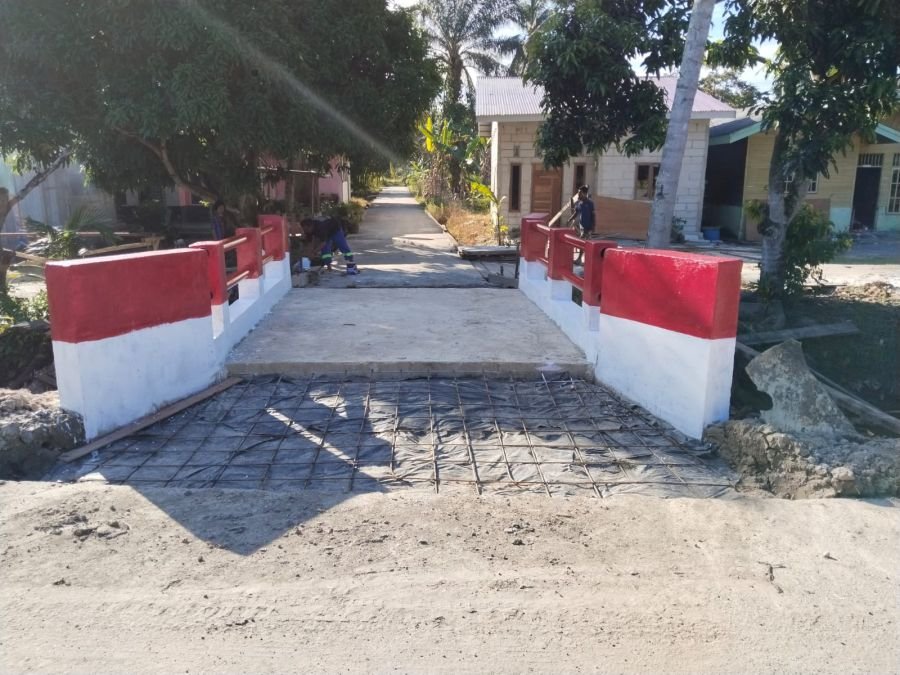 Kodim 0320/Dumai Lanjutkan Pembangunan Jembatan Beton di Koramil 03/Sungai Sembilan