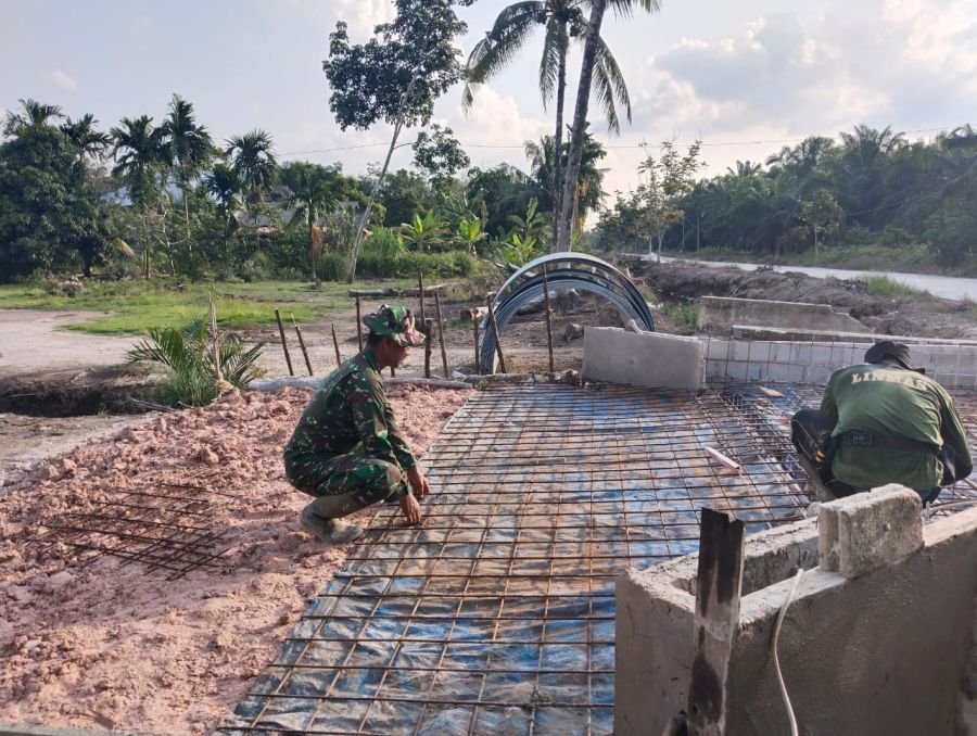 Kodim 0320/Dumai Percepat Pembangunan Dua Jembatan Armco di Sungai Sembilan, Permudah Akses
