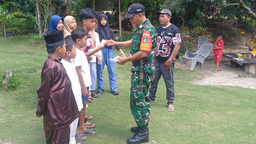 Kodim 0320/Dumai Salurkan Santunan kepada 10 Anak Yatim dan Yatim Piatu di Kelurahan Gurun Panjang